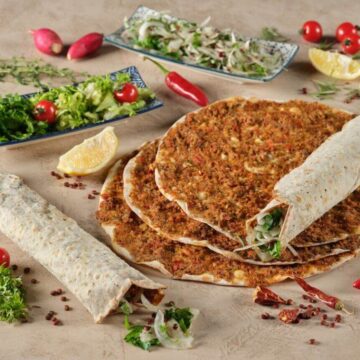 evde lahmacun yapimi